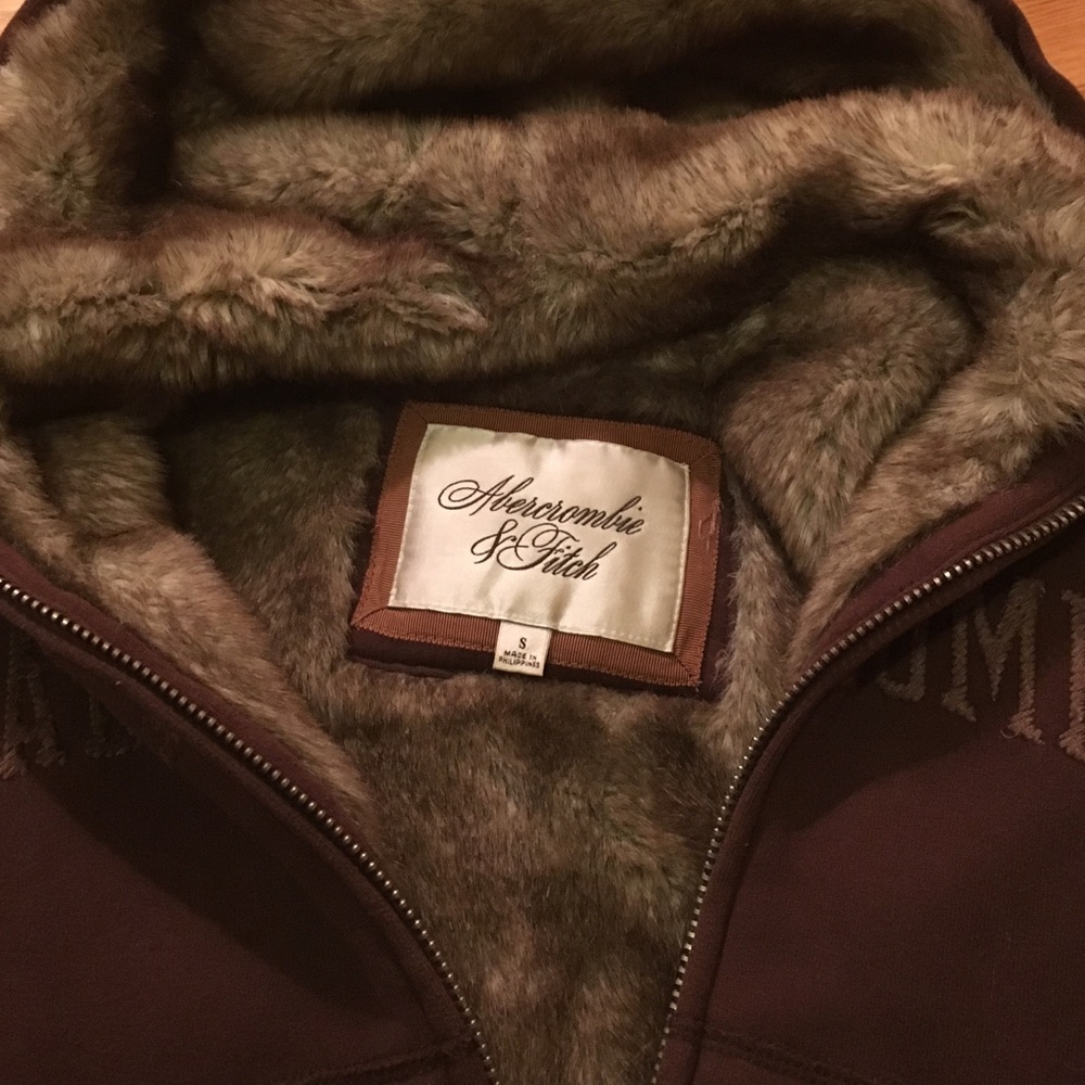 Abercrombie Fur Hoodie - Picture 2 of 4